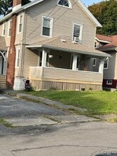 Building Photo - 151 Niven St