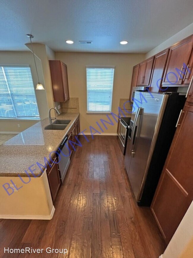 Building Photo - 2 br, 2.5 bath House - 4232 Pine Lake Point
