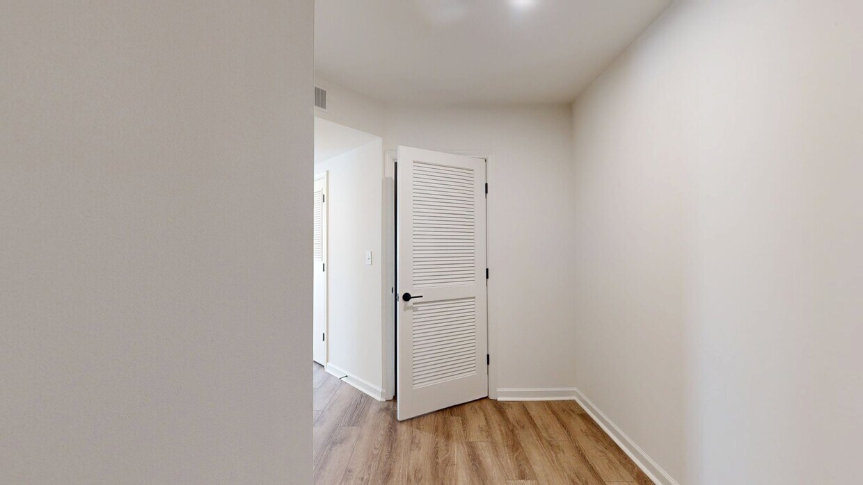 Photo - 1301 Thomas Circle Apartments