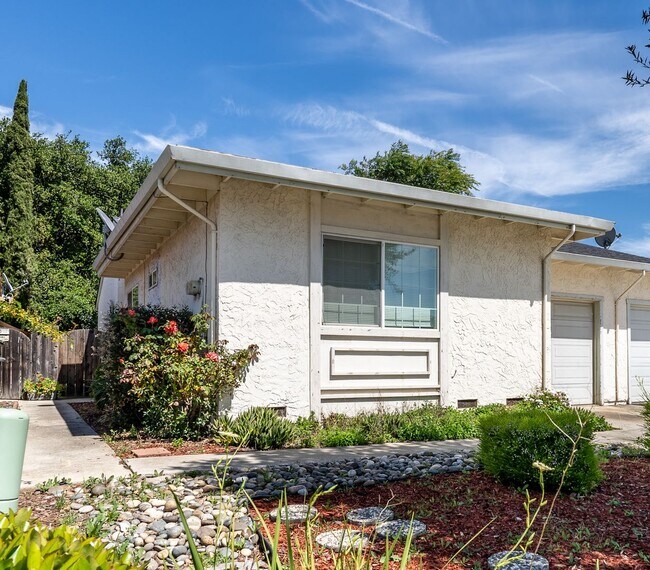 Building Photo - San Ramon Dr 16620