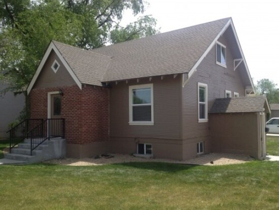 Building Photo - 803 E Bird Ave