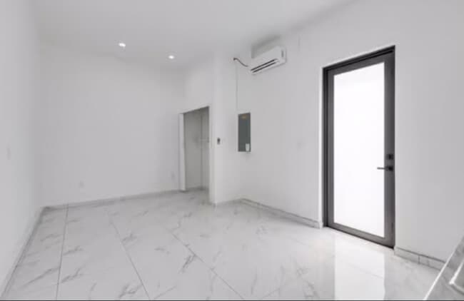 Building Photo - 653 Stanley Ave