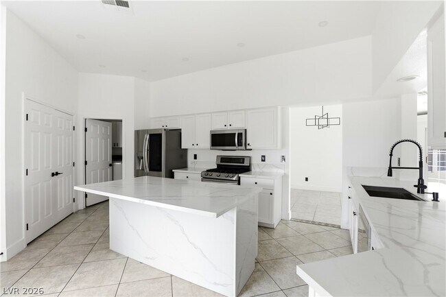 Foto del edificio - 5204 Elm Grove Dr