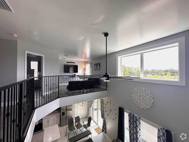 Building Photo - 321 Cabello Dr
