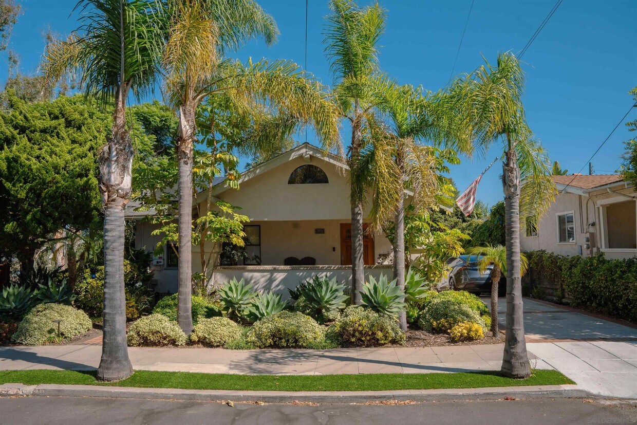 Foto principal - 3675 Eagle St