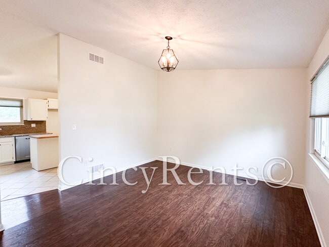 Building Photo - 7436 Wyandot Ln