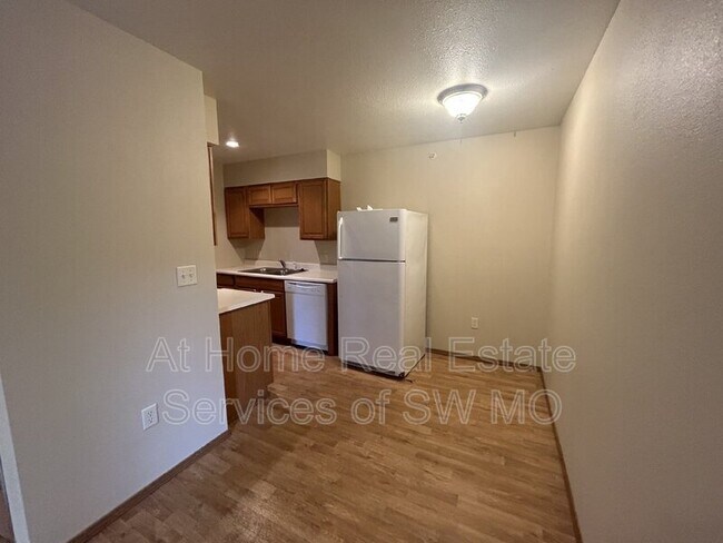 Building Photo - 750 S Campbell Ave