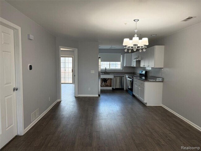 Foto del edificio - 29415 Glen Oaks Blvd E