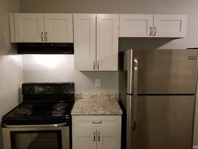 Building Photo - 5848 Lone Oak