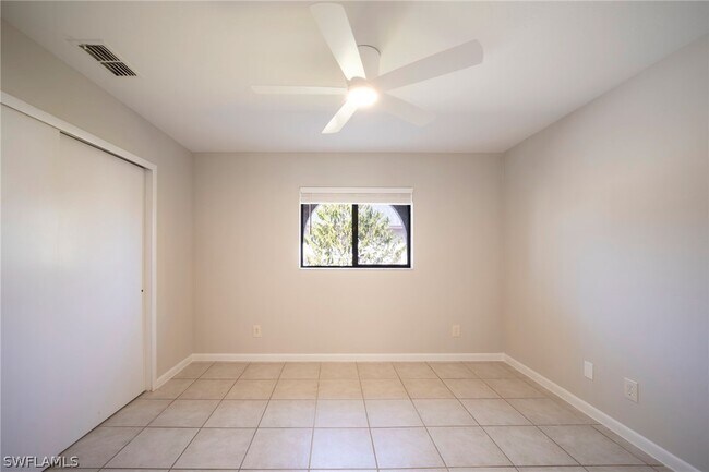 Foto del edificio - 3706 SE 10th Ave