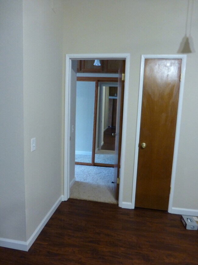 Foto del edificio - 2BD 2BA Condo with 2 Assigned Parking in P...