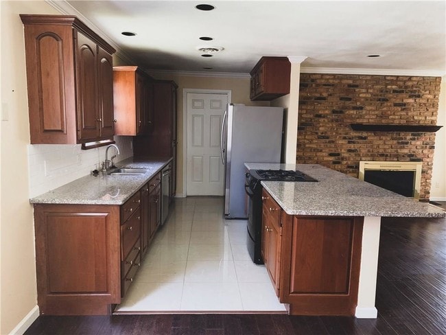 Building Photo - 10317 Mapleridge Dr