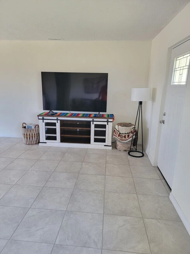 Building Photo - 10521 FL-674