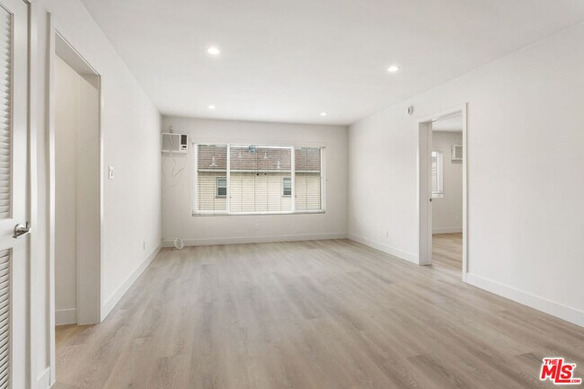 Foto del edificio - 2232 W 24th St