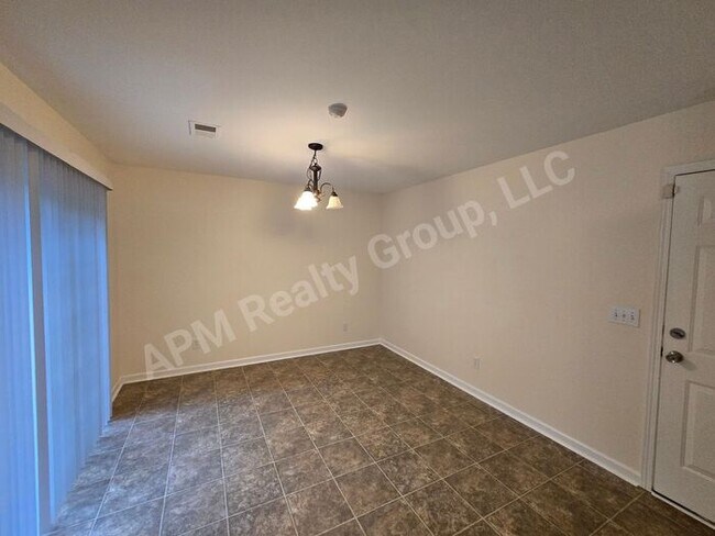 Foto del edificio - Four bedroom home off Hardscrabble