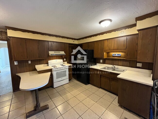 Foto del edificio - 330 W 6th St