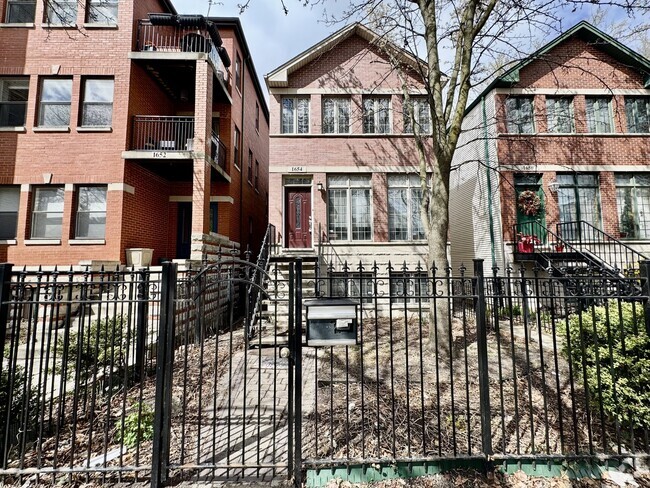 Building Photo - 1654 N Fairfield Ave