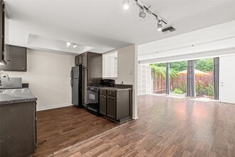 Building Photo - 1963 Lexington St
