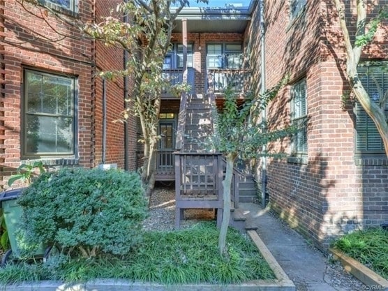 Private Side Entrance - 210 N Stafford Ave