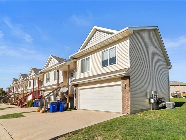 Building Photo - 1867 Goose Lake Cir