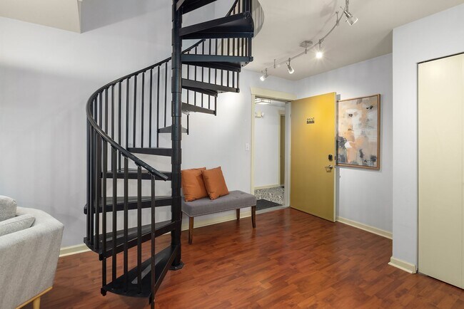Foto del edificio - 500 Elliott Ave W