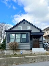 Building Photo - 139 Endicott St