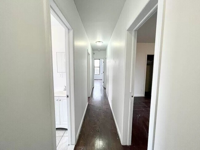 Foto del edificio - 236 Howard Avenue