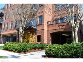 Building Photo - 810 W Princess Anne Rd