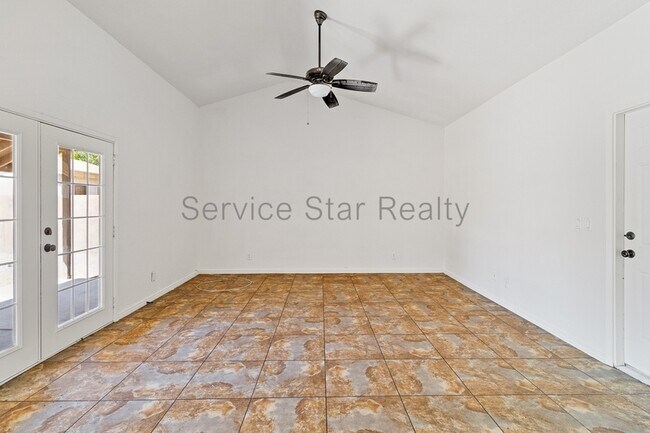 Foto del edificio - 7737 W Hazelwood St