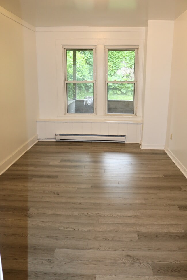 Building Photo - 241 Elm St