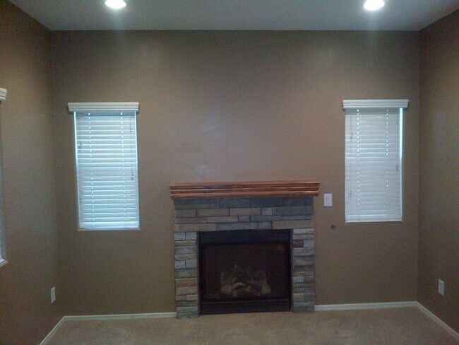 Foto del edificio - Large 4 bedroom, 2.5 bath in Surprise