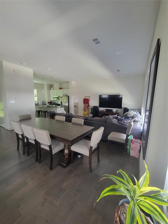 Foto del edificio - 4812 Martin Oaks Ln