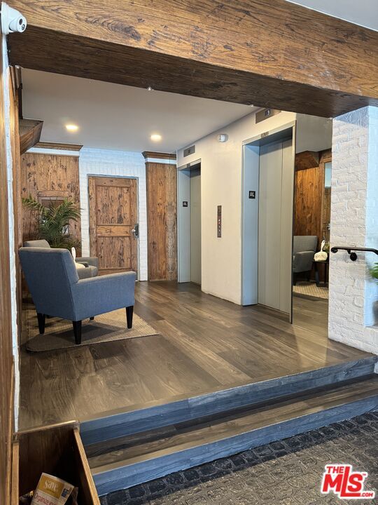 Foto del edificio - 532 N Rossmore Ave