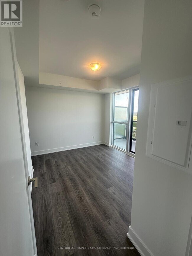 Photo du bâtiment - 2545-2545 Simcoe St N