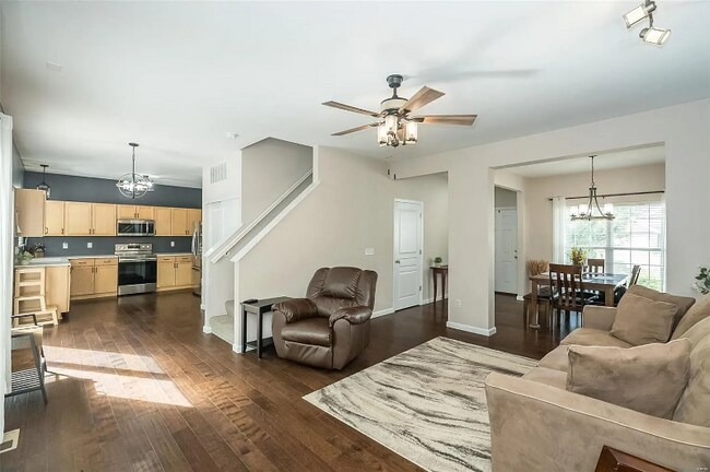 Building Photo - 460 Fortress Ct