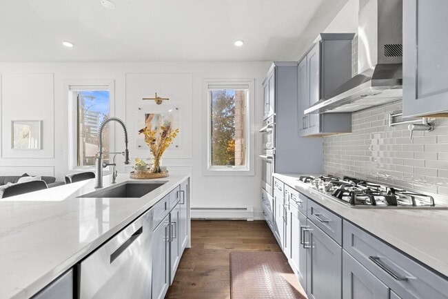 Foto del edificio - 27 Hackensack Plank Rd