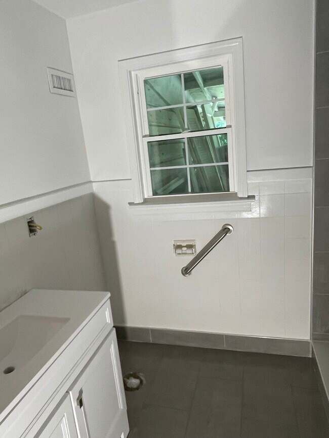 Foto del edificio - 3333 Gilmer Ave