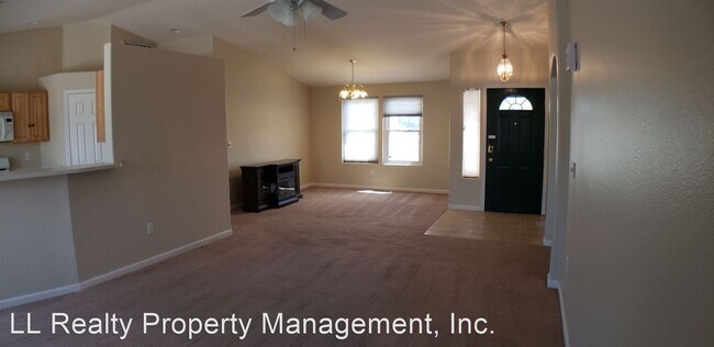 Building Photo - 144 Shadow Mountain Dr