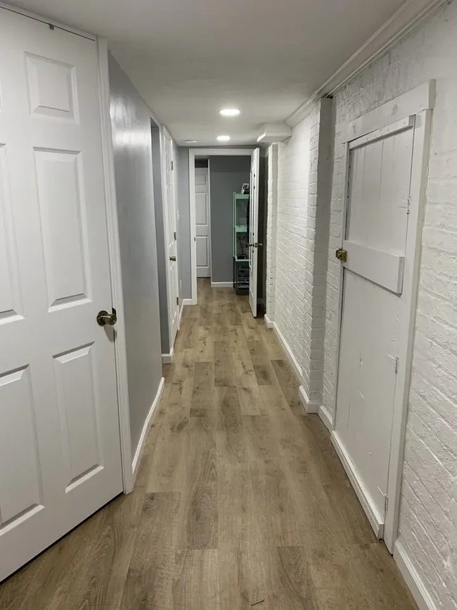 Building Photo - 440 N May St