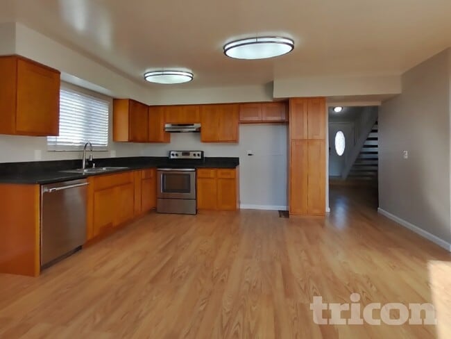 Foto del edificio - 110 Inverness Dr