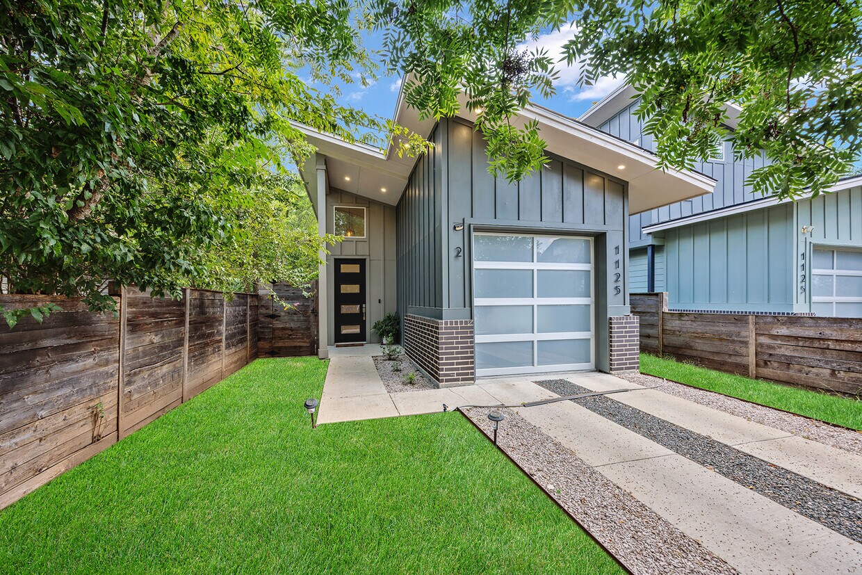 Foto principal - 1125 Denfield St