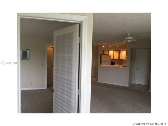 Foto del edificio - 3310 Pinewalk Dr N