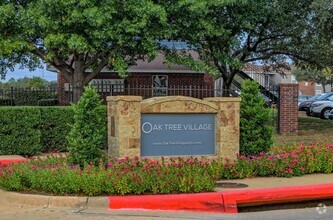 Building Photo - Oak Tree Village
