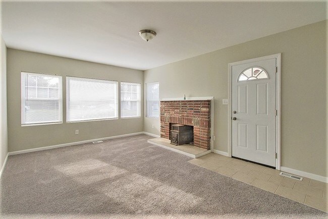 Foto del edificio - Spacious 3-bed 2-bath home in Williamstown!