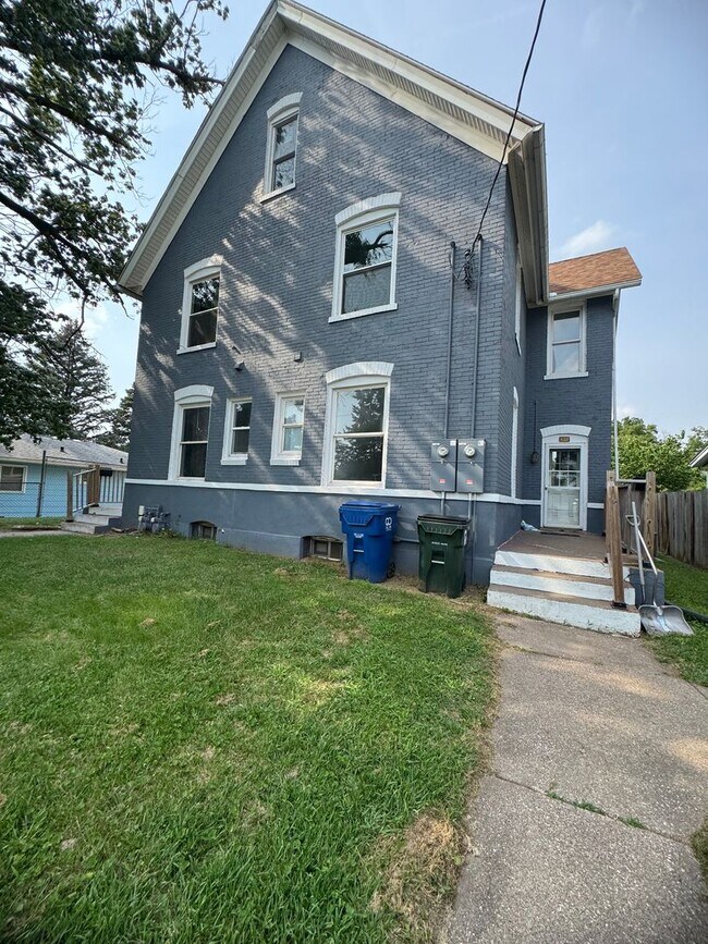 Building Photo - 2346 W 11th St