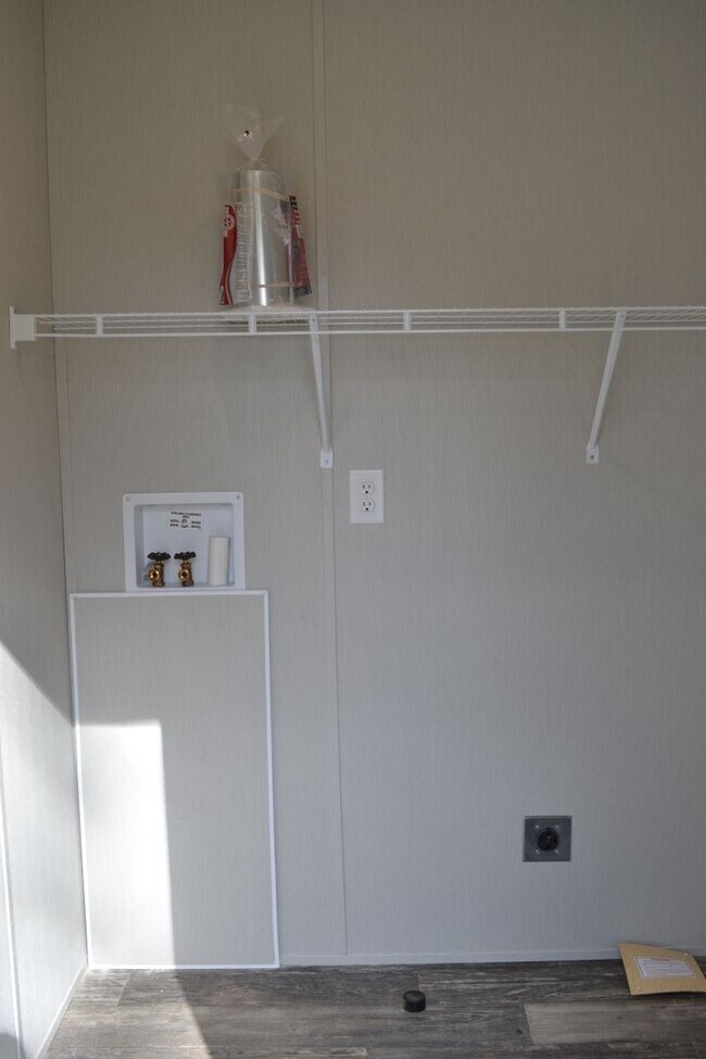 Foto del edificio - 100 Garlington Cir