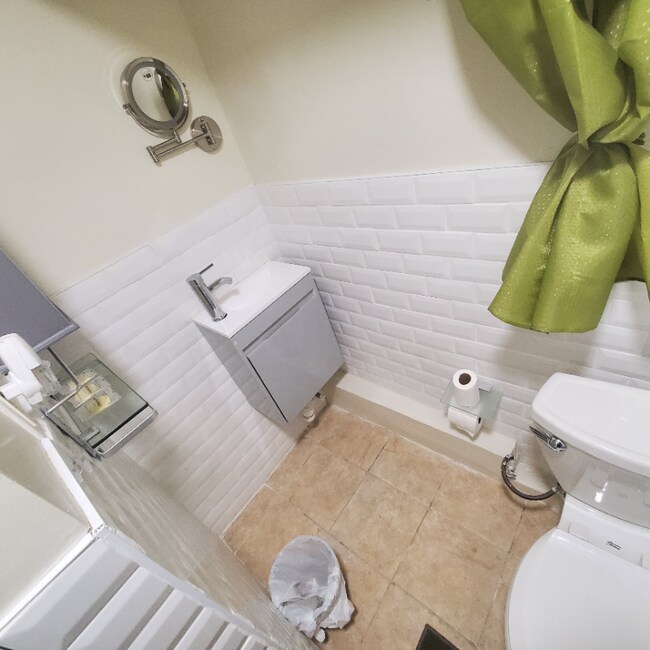 Foto del edificio - 524 Timpson Pl