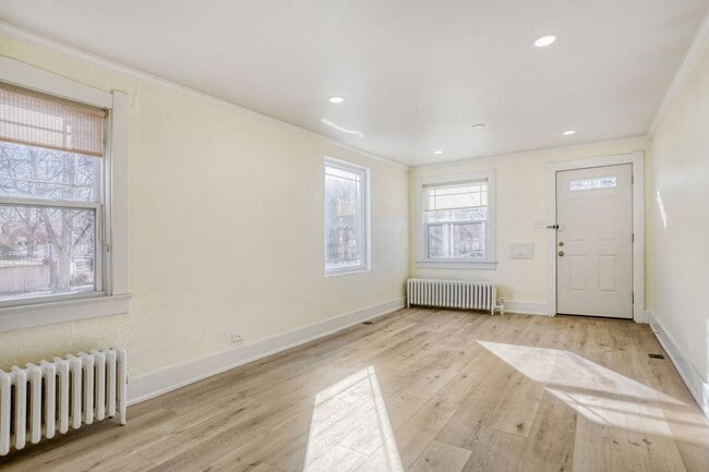 Building Photo - LOCATION LOCATION!! Charming and updated bungalow located just west of Wash Park!!