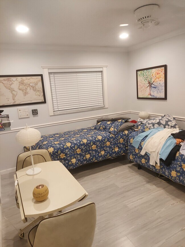 Foto del edificio - 10 Iris Pl