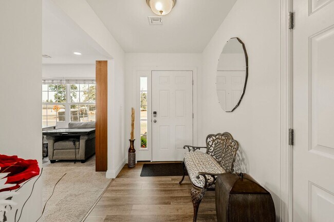 Building Photo - Beautiful single Family ranch home